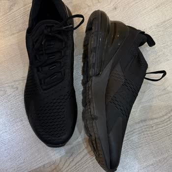 Nike Spor Ayakkabısının İlk Ayında Air Tabanı Patladı, Değişim Ve İade İsteği