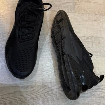 Nike Spor Ayakkabısının İlk Ayında Air Tabanı Patladı, Değişim Ve İade İsteği