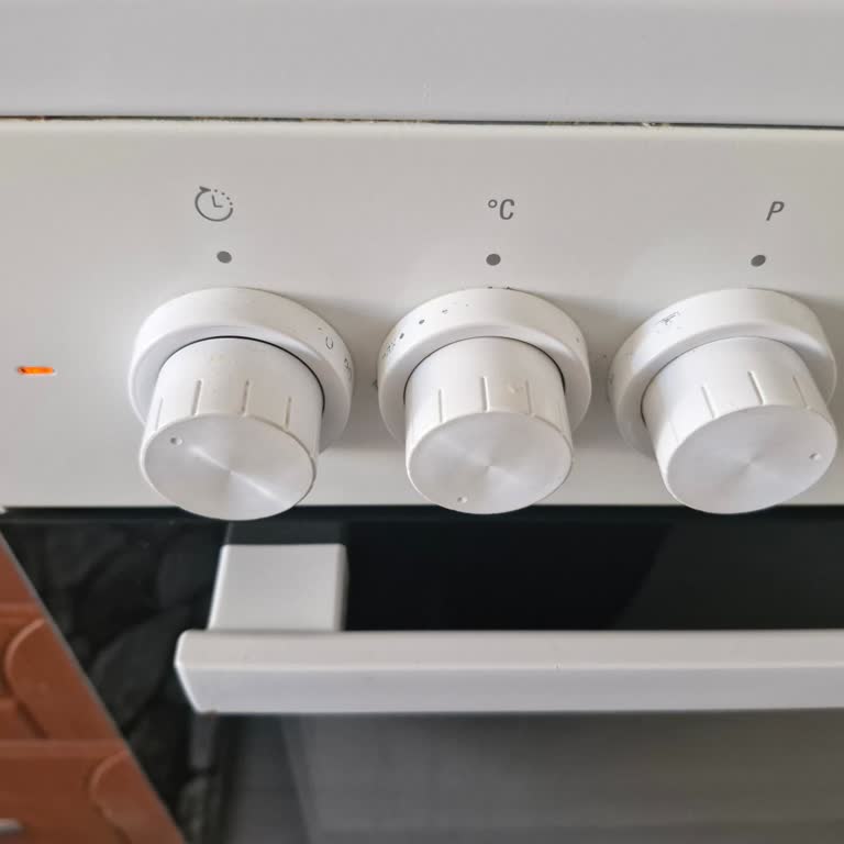 Arçelik 8440 Model Fırınlı Ocakta Kırılan Düğme Ve Silinen Yazılar
