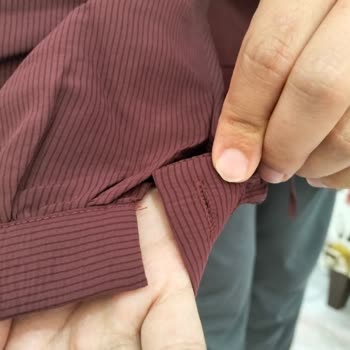 İki Defolu Gömlek, Eksik Düğme Ve Kargo Ücreti Şikayeti