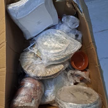 Sürat Kargo’da Özensiz Taşıma Sonucu Mutfak Eşyaları Kırıldı Ve Halılar Eksik