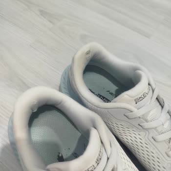Sadece On Beş Kez Kullanılan Skechers Ayakkabıda İç Bilek Delinmesi Ve Para İadesi Talebi