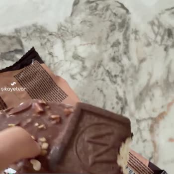 Magnum’un Yeni Çıkan Dondurmasında Görsel Aldatmaca Var Ürün Bozuk