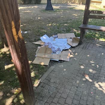 Hacı Bektaşı Veli Parkı Temizlenmediği İçin Çocuklar Mağdur