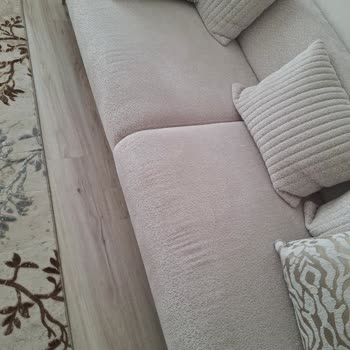 Yeni Bellona Oturma Grubunda Kumaş Dalgalanması Ve Değişim İsteği