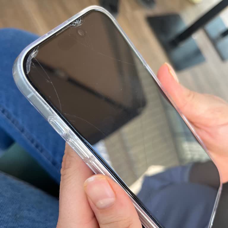 Kırılmaz Cam Çabuk Çatladı, Mağaza Cevap Vermiyor