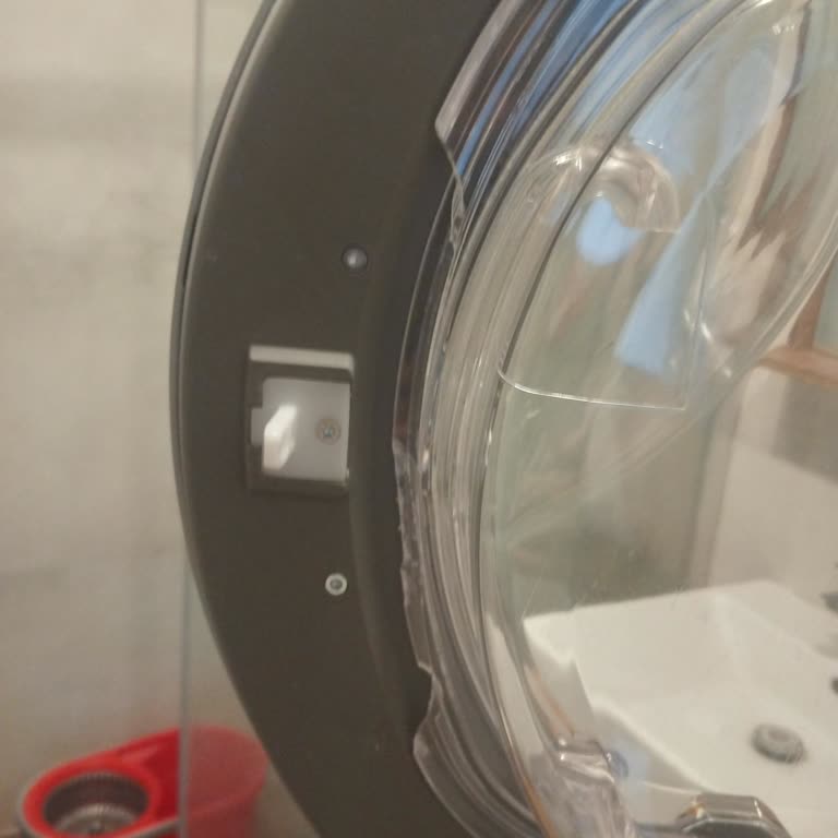 Hoover Kurutma Makinesinin Kapağı Özenli Kullanımda Kırıldı Ve Garanti Talep Ediyorum