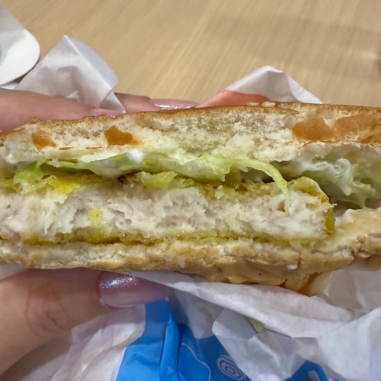 Sabiha Gökçen Burger King'de Bozulmuş Tavuk Menüsü Ve Sağlık Mağdurluğu