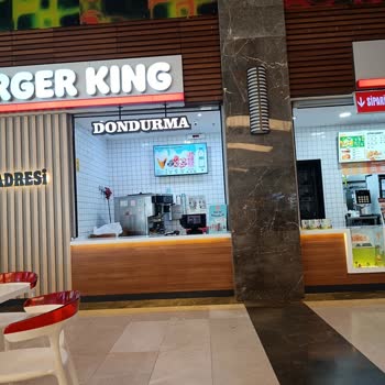 Dondurma Yok Deyip Diğerlerine Verilen Kaba Üslup Ve Yalan