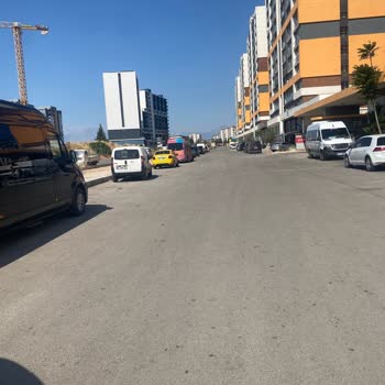 Ekpa 1207 Sitesi Çevresinde Güneş Hal Taksi Araçlarının Yetkisiz Beklemesi Trafiği Aksatıyor