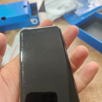 Getmobil'de Mükemmel Durum İddiasına Uymayan Yanlış Renk Ve Çizikli İPhone SE