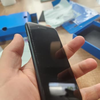 Getmobil'de Mükemmel Durum İddiasına Uymayan Yanlış Renk Ve Çizikli İPhone SE