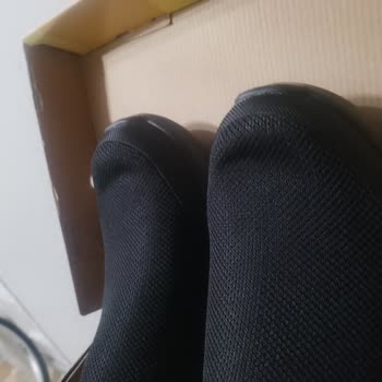 Kullanılmış Ve Hasarlı Skechers Ayakkabılarının Tekrar Tekrar Gönderilmesi