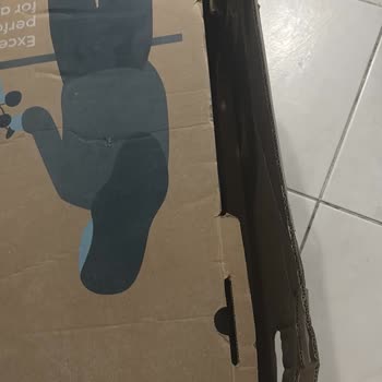 Sıfır Olarak Satılan Süpürge Kullanılmış Ve Kirli Geldi
