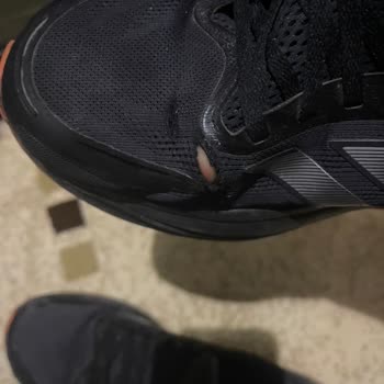 Adidas Koşu Ayakkabısının Erken Yırtılması Ve Satıcı Tarafından Kullanıcı Hatası İddiası