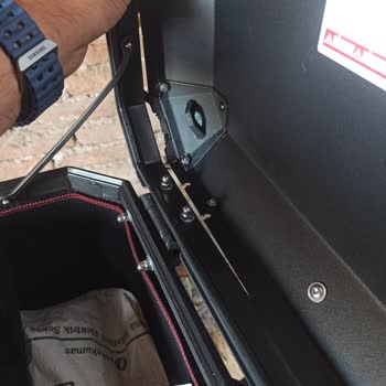Delikli Motosiklet Çantası Ve Müşteri Temsilcisinin Haksız İthamları