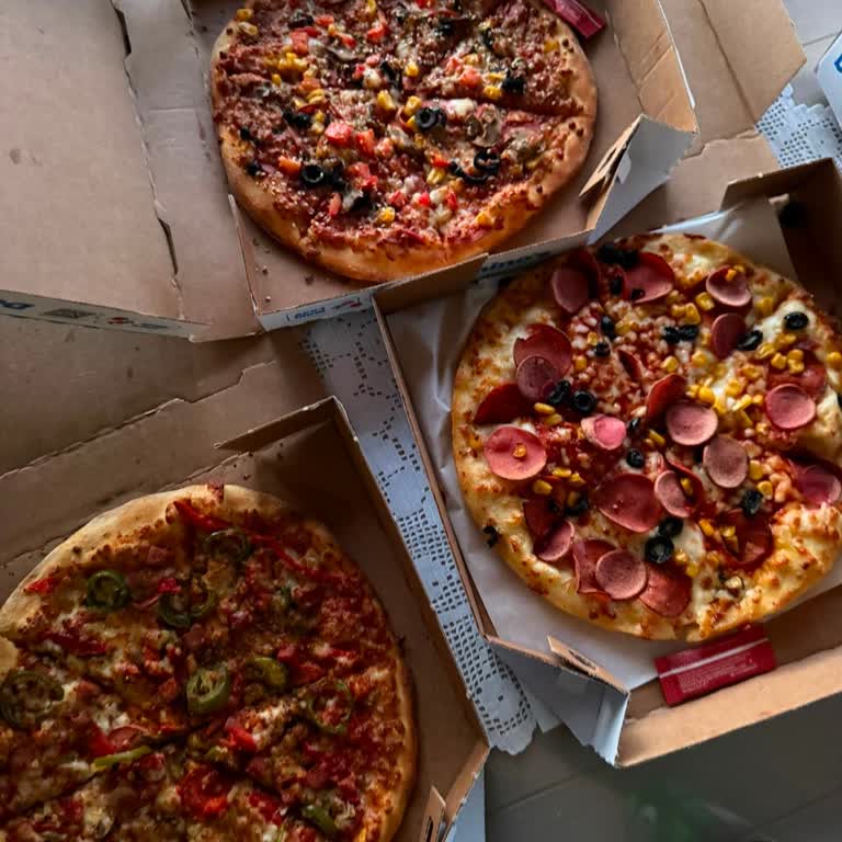 Sarımsak Kenar Ücreti Ödenmesine Rağmen Kenarsız Pizzalar Ve İade Talebi