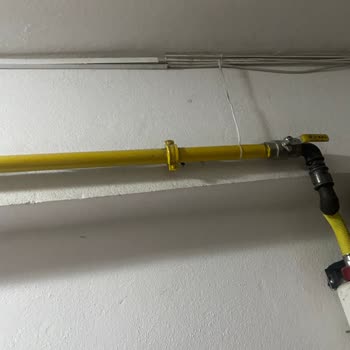 TurkNet’in Apartman Tesisatına Zarar Vermesi Ve Doğalgaz Üzerindeki Tehlikeli Kablolama