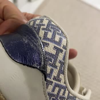 Boyner'de Tommy Hilfiger Ayakkabımın Kısa Sürede Renk Atması Ve Çözüm Bulamaması