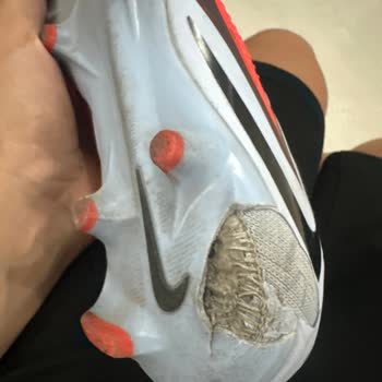 Nike Kramponunda Erken Kırılma Ve Garanti Reddi