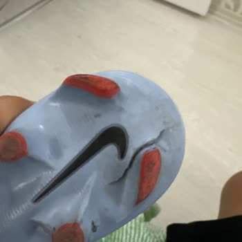 Nike Kramponunda Erken Kırılma Ve Garanti Reddi