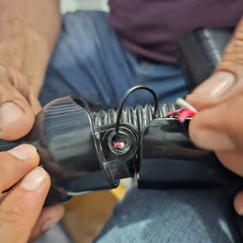 Beko Şarjlı Süpürge Kabloları Oynar Parçada Koparak Tasarım Kusuru