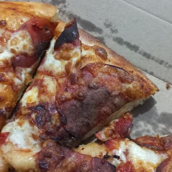 Yanık Sucuklu Pizza Ve Tekrarlanan Kalite Sorunu