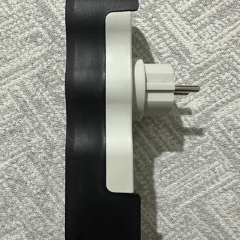 Arızalı Çoklu Priz Ve Soketler Nedeniyle Elektrik Kesintisi Ve Güvenlik Endişesi