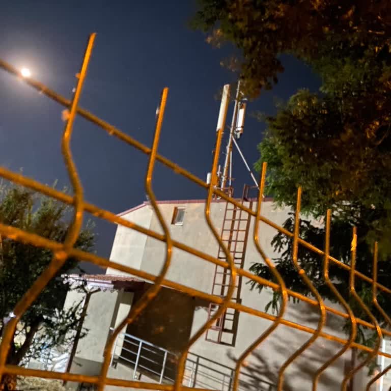Baz İstasyonu Üzerindeki Oda Sağlık Sorunlarına Neden Oldu, Çözüm Sunulmadı