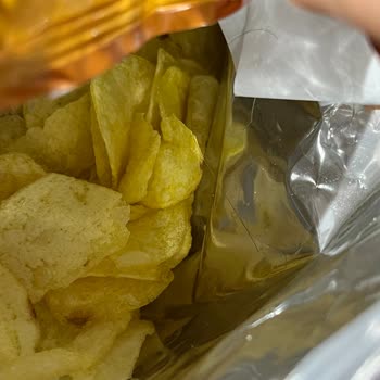 Lay’s Klasik Cips Paketi İçinde Yabancı Kıl Tespit Edildi