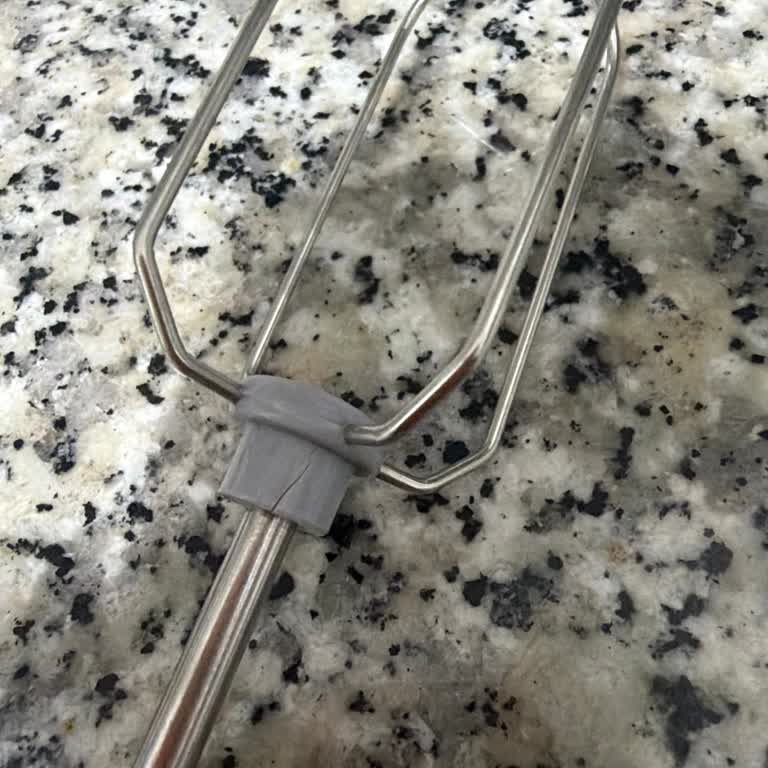 Philips El Blenderim Çırpma Telinin Plastik Bağlantısı Kırılıyor, Yedek Parça Bulunamıyor