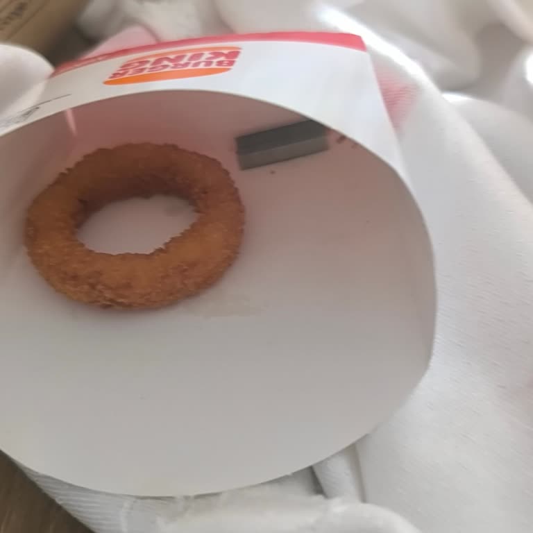 Burger King Soğan Halkası Kutusunda Zımba Teli Bulunması Sağlık Riski