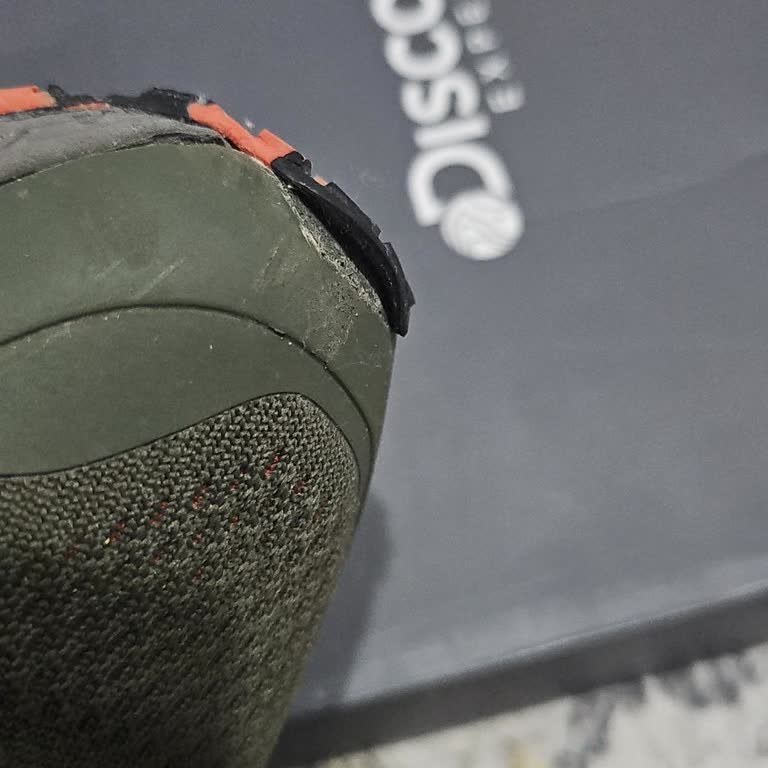 Açılan Ve Kaygan Spor Ayakkabıda Güvenlik Riski Ve Çözüm Eksikliği