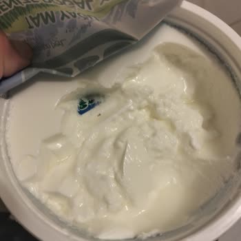 Mis Yoğurt İçinden Plastik Madde Çıktı!