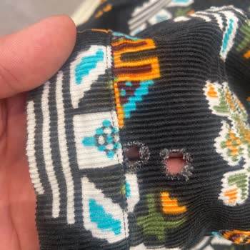 Yüksek Fiyatlı Adidas Ceketi Kısa Sürede Delik Açtı, Kullanıcı Hatası İddiası Kabul Edilemez