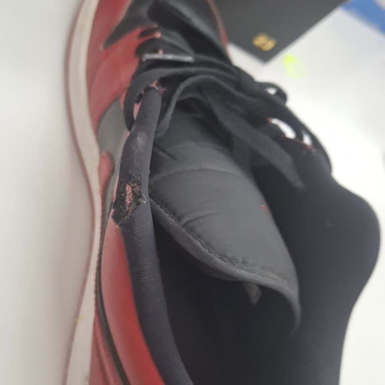 Nike Jordan Air 1 Ayakkabısında Erken Yırtılma, Değişim Ve İade Talebi