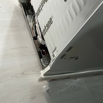 Siemens Buzdolabında Taşıma Sırasında Oluşan Kırık Ve Eğik Panel İçin Değişim Talebi