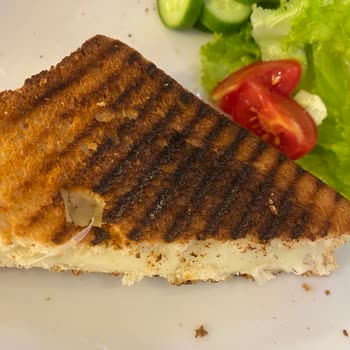 Mado’da Yanmış Tost Ve Hijyen İhlali