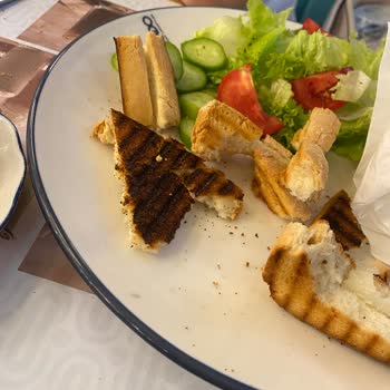 Mado’da Yanmış Tost Ve Hijyen İhlali