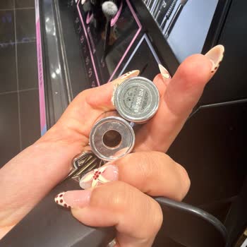 Sephora Mağazasında Boş YSL Ruj İçin Ürün Değişimi Talebi