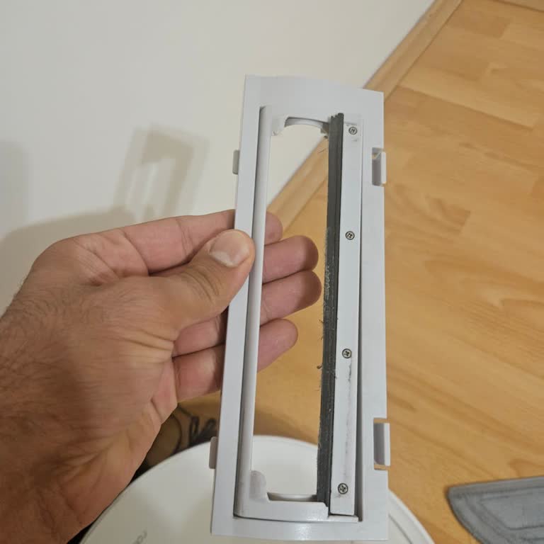 Roborock S8 Plus Ana Fırça Dişleri Tekrar Kırıldı Ücretsiz Parça Değişimi İsteği