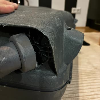 A Jet Uçuşunda Valiz Tekerleği Kırıldı, 5.000 TL Zarar Ve Cevap Bekliyorum