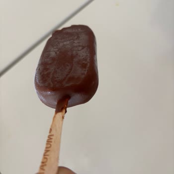 Eksik Çubuklu Magnum Dondurmasında Hijyen Şüphesi Ve Para İadesi Talebi