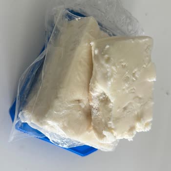 Son Kullanma Tarihi Geçmemiş Olmasına Rağmen Bozuk Ve Küflü Peynir