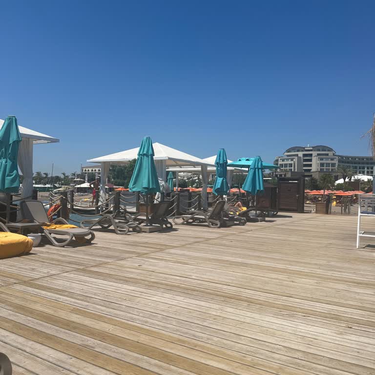 Kaya Palazzo Belek'te Şemsiyelerin Rüzgâra Dayanıksızlığı Misafir Güvenliğini Tehdit Ediyor