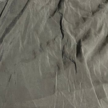 Tek Yıkamada Renk Solması Ve Kırışık Gösteren Elbise