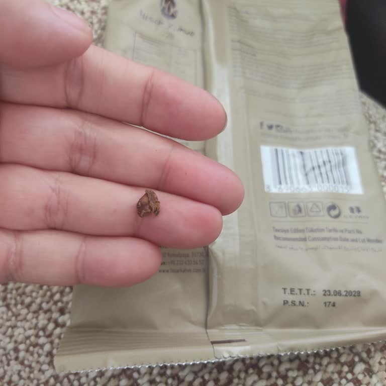 Migros Akbük Şubesinde Hisar Kahvesi İçinde İri Parçalar