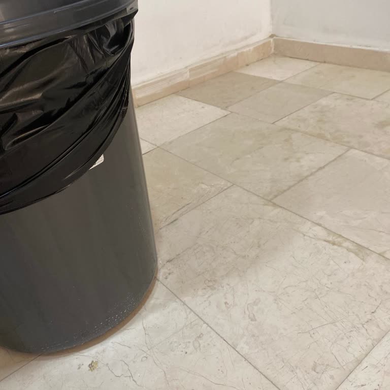 Kurye Çantamı Çöp Yanına Bıraktı, Kapıya Bırak Talimatı İhlal Edildi