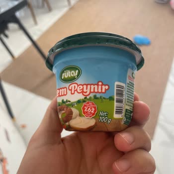 Son Tüketim Tarihi Geçmemiş Olmasına Rağmen Krem Peynirde Renk Değişikliği Ve Kıvam Sorunu