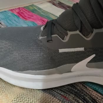 Sağ Ayağımda Ağrı Yapan Nike Ayakkabı İçin Ürün Değişimi Talebi
